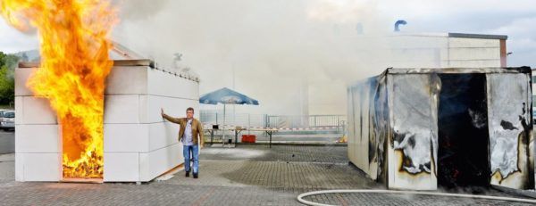 Envolvente hormigón celular (izquierda), envolvente acero (derecha)